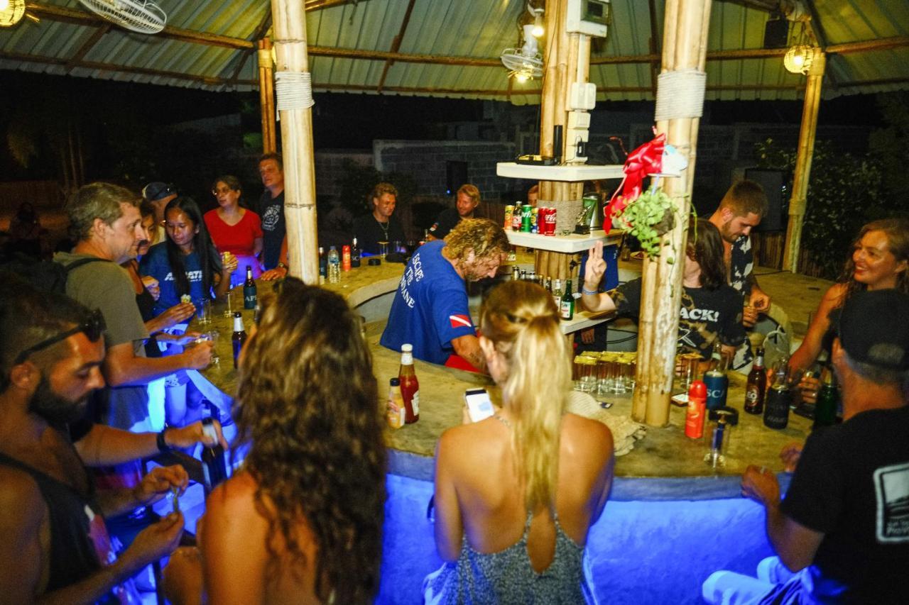 Escape Divers - Jungle Hostel And Dive Centre Ko Tao Buitenkant foto